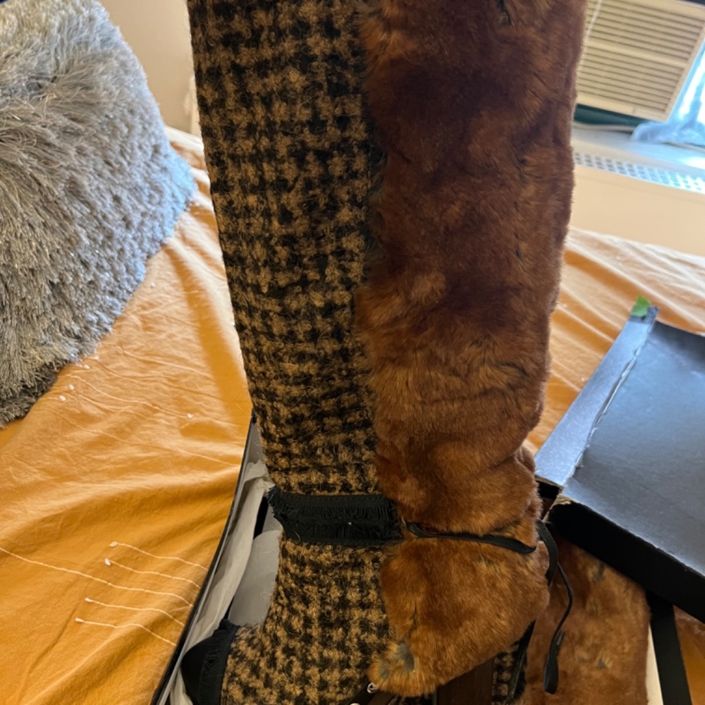 Chanel fur High Boots - Picture 7 of 7
